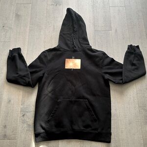 ⭐️ 2 for $10 OR $7 each ⭐️. 
H&M Printed Hoodie * US S